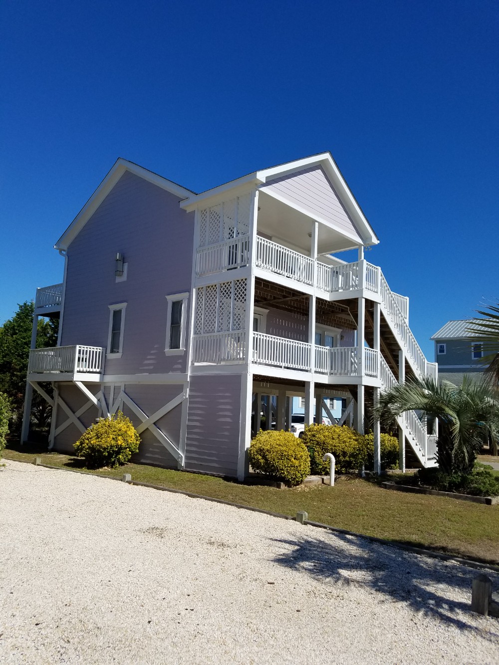 Beach House We services Raleigh, Durham, Chapel Hill, Wake Forest, Brier Creek, Hillsbourough, Pittsboro, Rolesville with Sherwin Williams, Ben Moore paints for Interior, Exterior, cabinets, Decks,