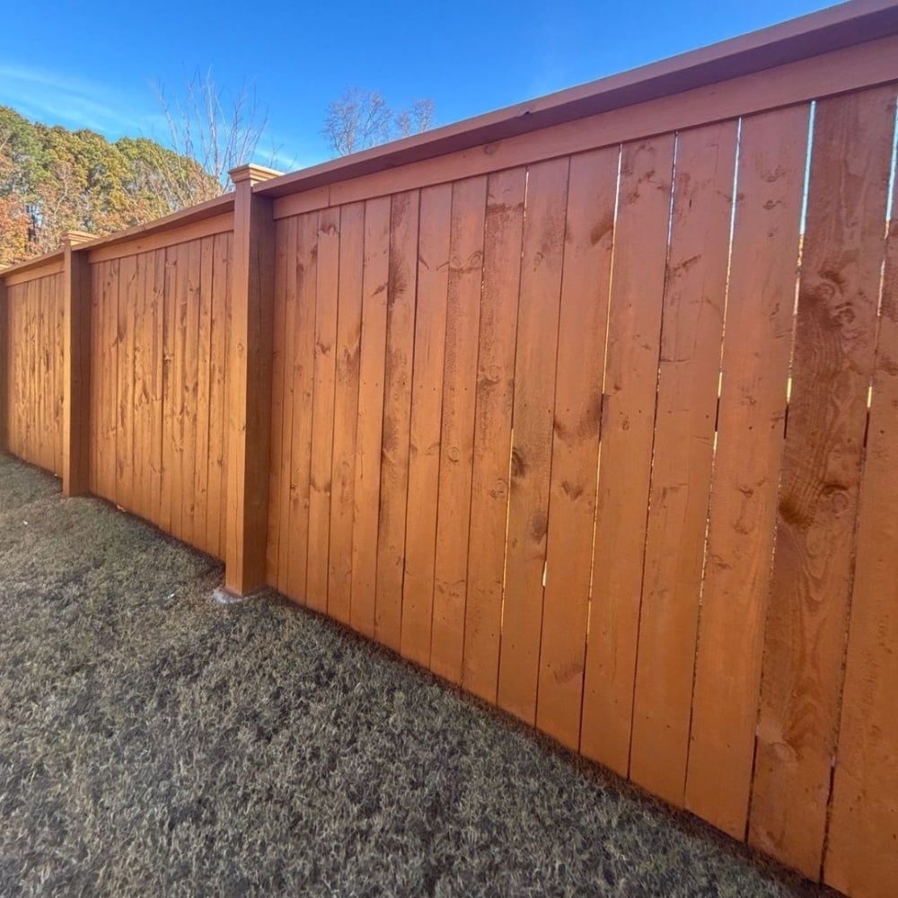 Even, rich fence stain with lasting protection