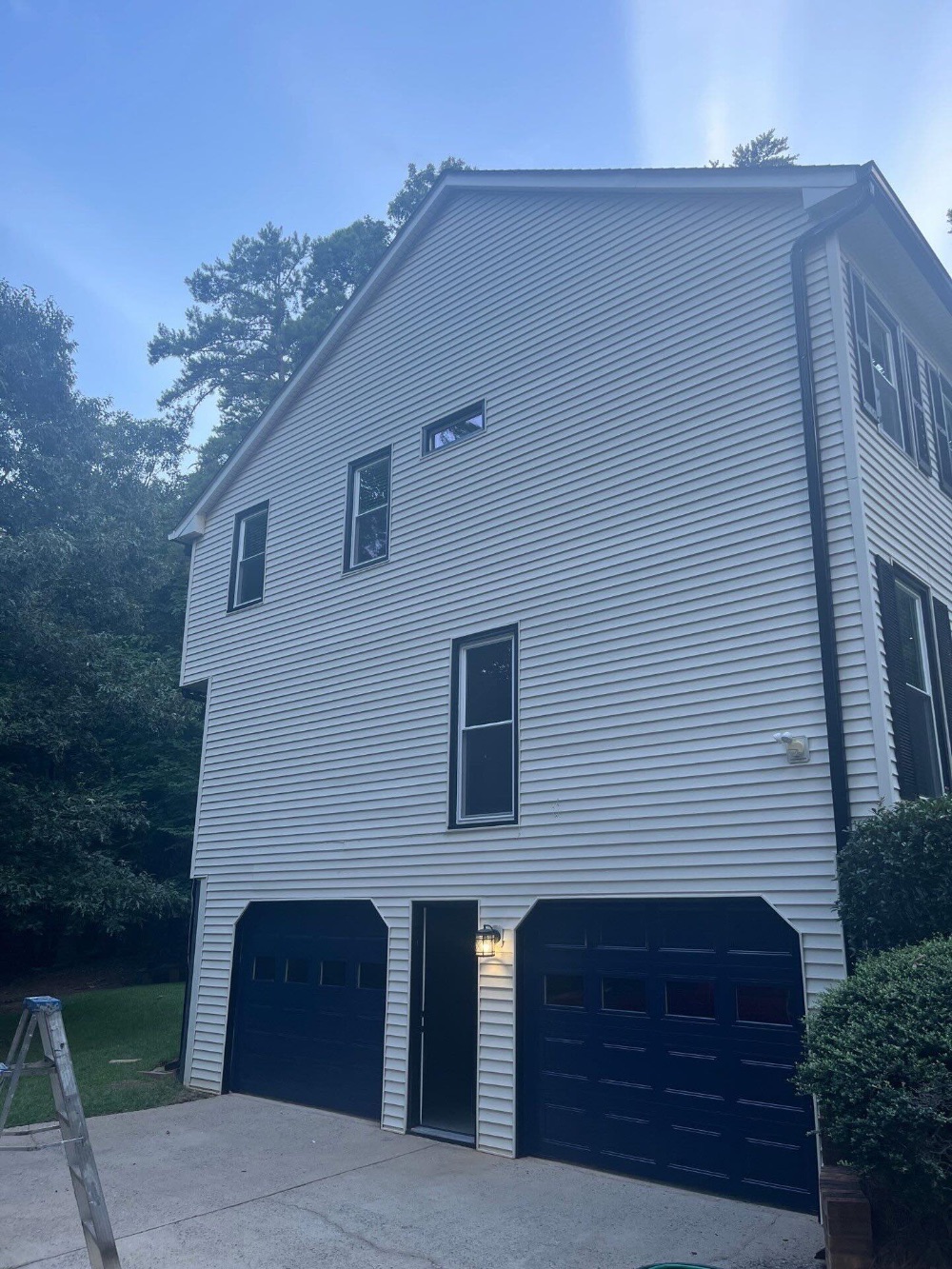 Exterior Siding and Garage Door Repaint