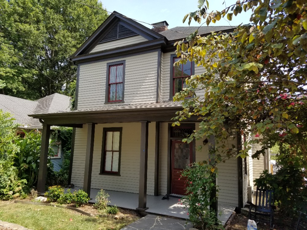 Historial Home We services Raleigh, Durham, Chapel Hill, Wake Forest, Brier Creek, Hillsbourough, Pittsboro, Rolesville with Sherwin Williams, Ben Moore paints for Interior, Exterior, cabinets, Decks,