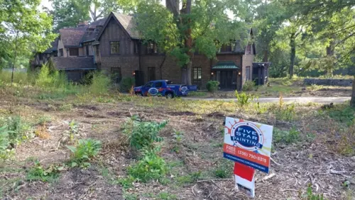 driveway and facade of Julian Price "Hillside" House